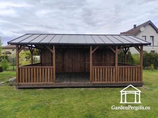 Gloriette marron avec toit en métal de 4x7m