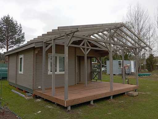 Meilleures idées de pergolas pour un petit jardin : Un auvent en bois attaché à la maison et d'autres solutions gain de place